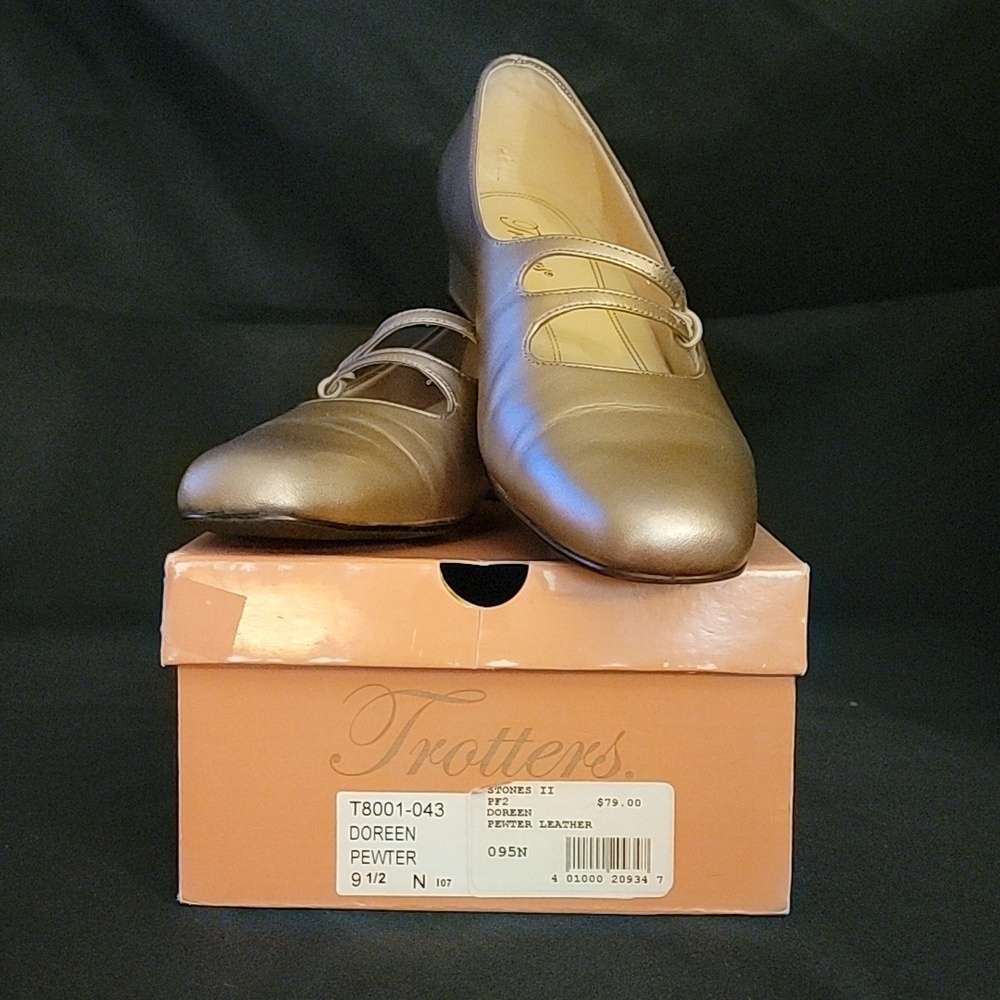 COPY - Trotters Doreen Slip on low heel shoe